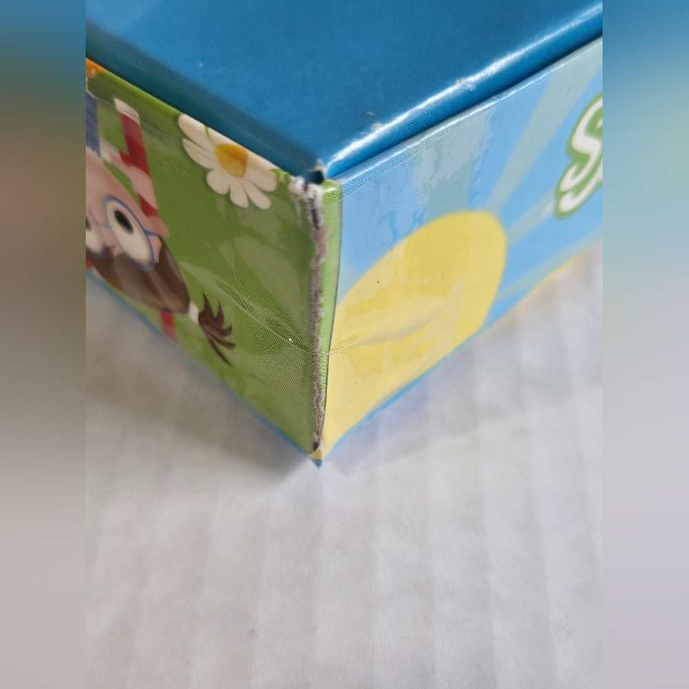 Hasbro‎ Children's Chutes And Ladders Board Game - Picture 4 of 4